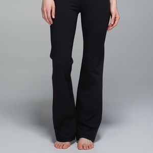 LULULEMON groove pant size 6 black